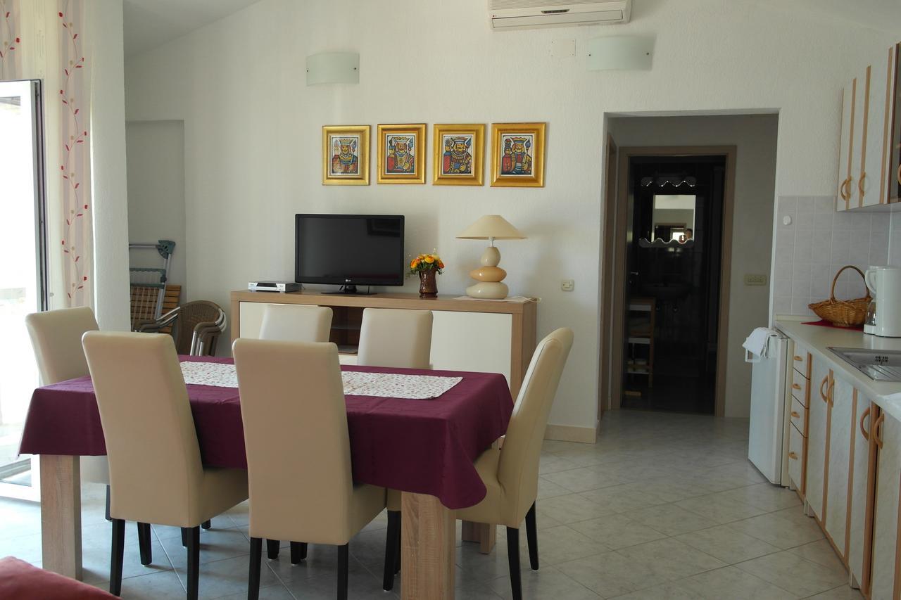 Apartments Racic Бол Экстерьер фото